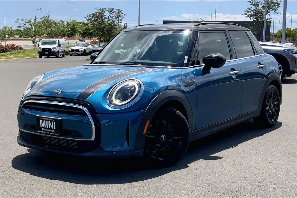 Used 2022 MINI Cooper 4-Door Hardtop FWD image 2
