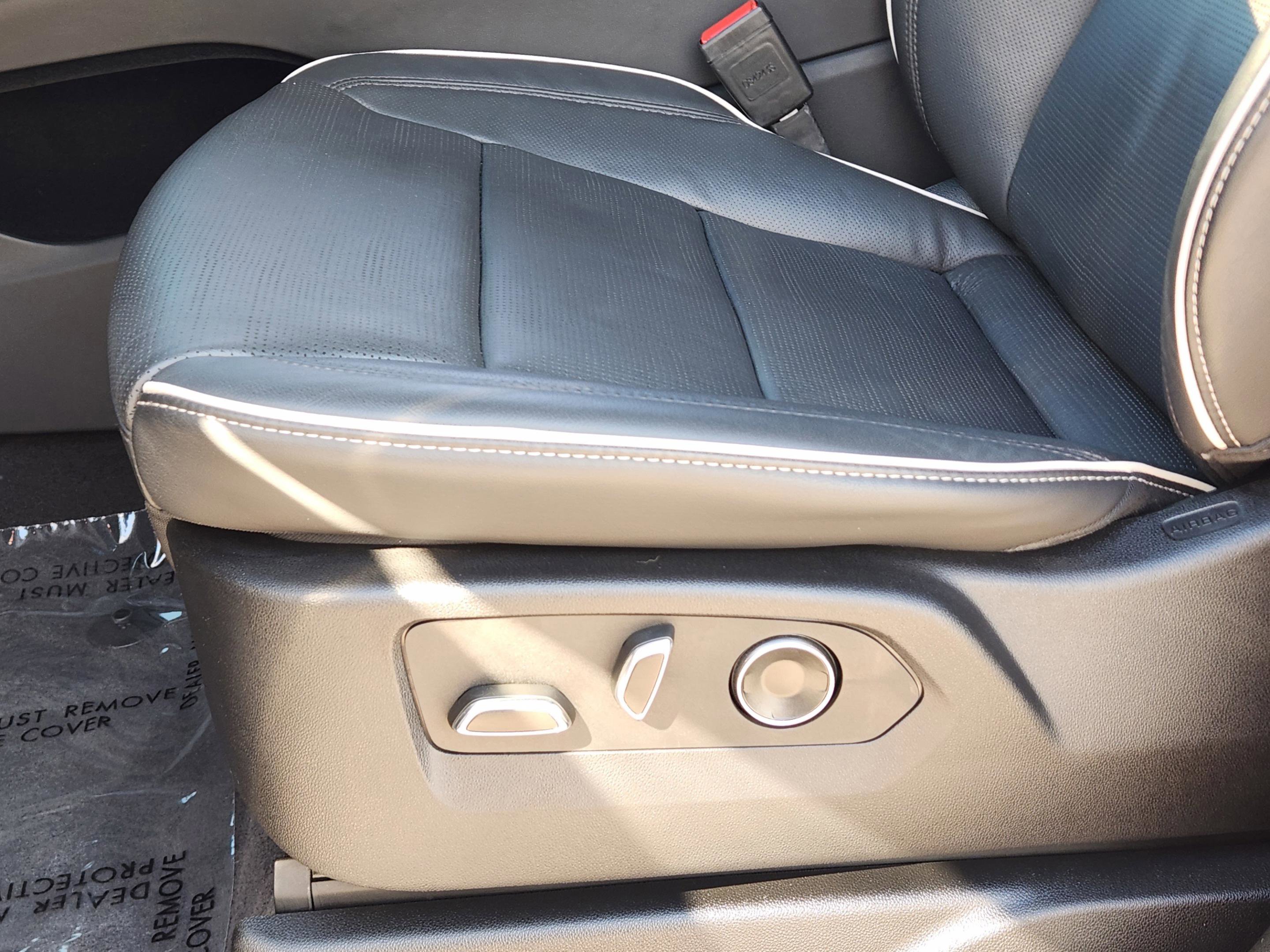 Used 2024 Cadillac Escalade Sport w/ LPO, ONYX Package AWD/4WD image 19
