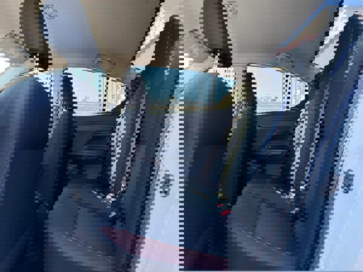 Used 2020 Nissan Versa SR image 14