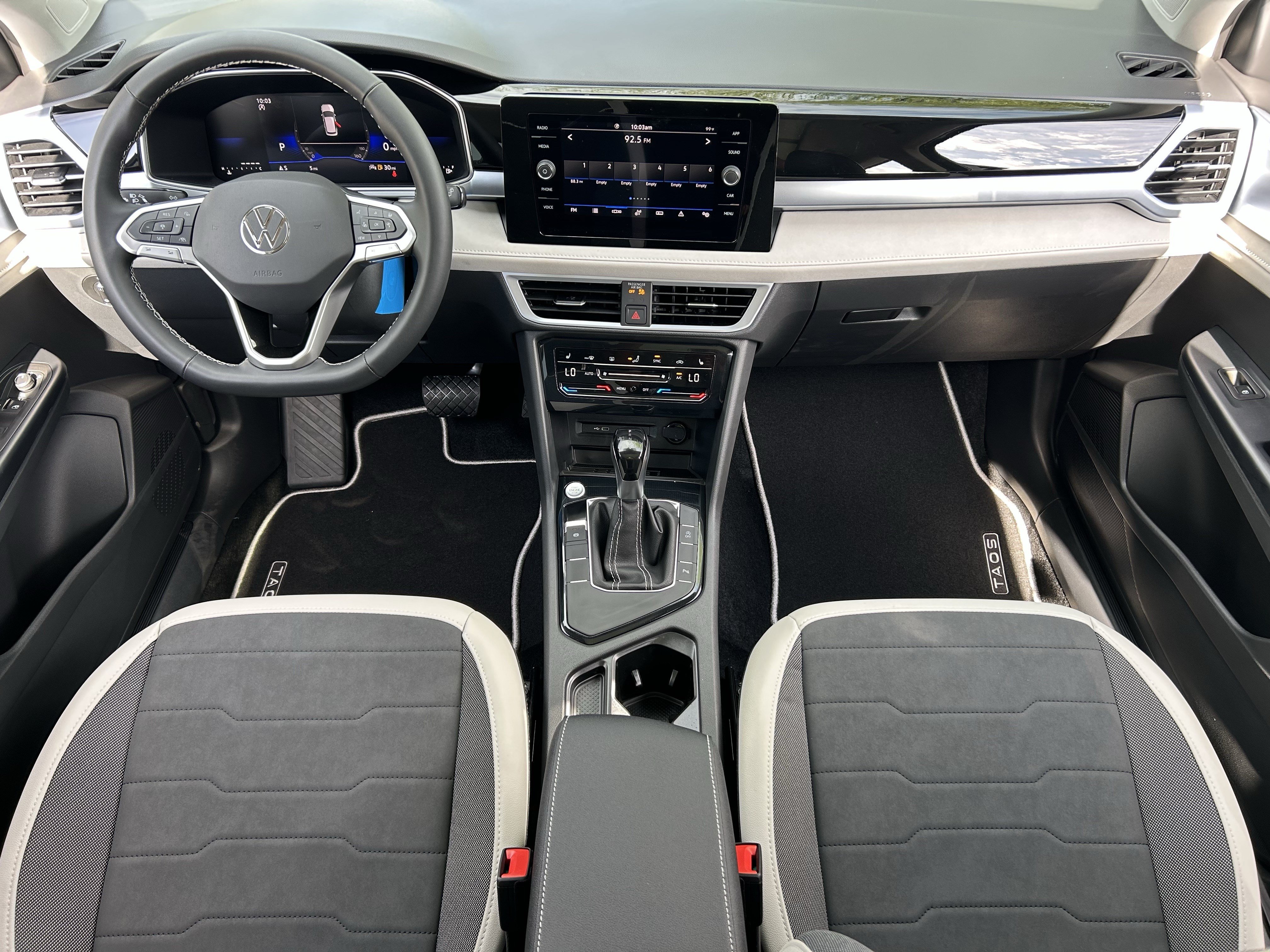 New 2026 Volkswagen Taos SE FWD image 13