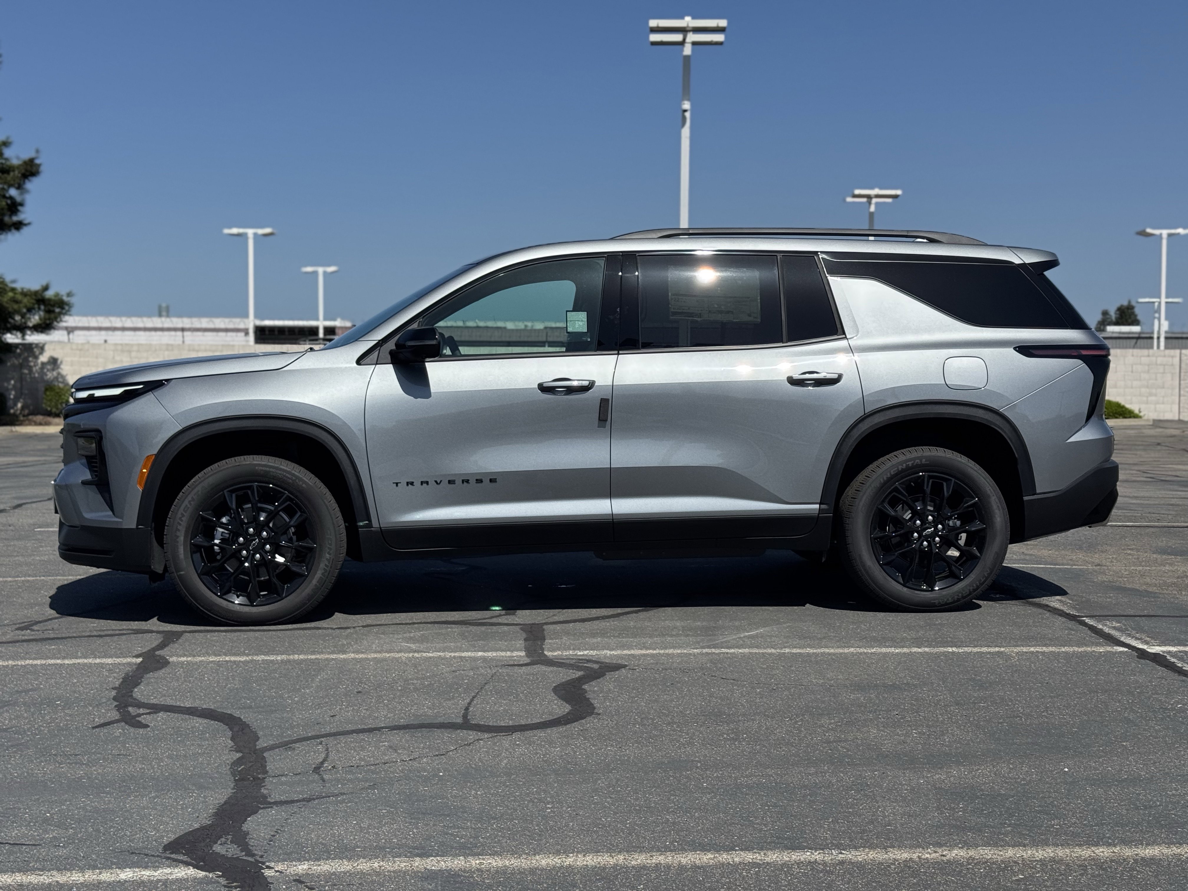 New 2026 Chevrolet Traverse LT w/ Midnight/Sport Edition FWD image 4