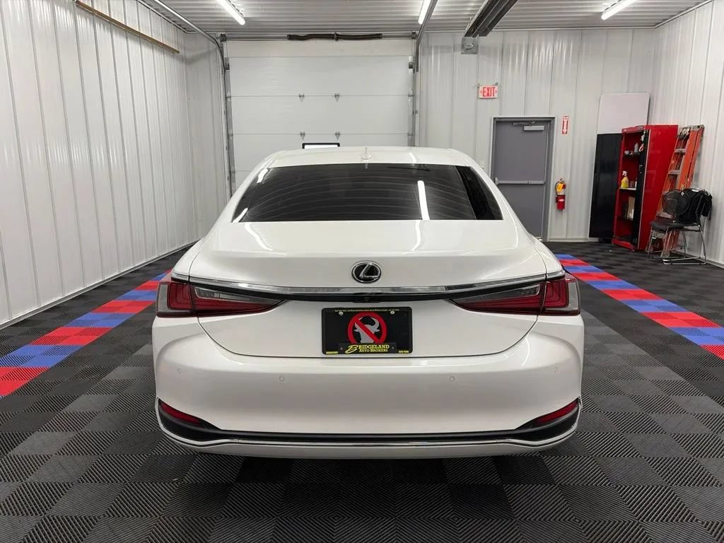 Used 2025 Lexus ES 250 w/ Premium Package AWD/4WD image 4