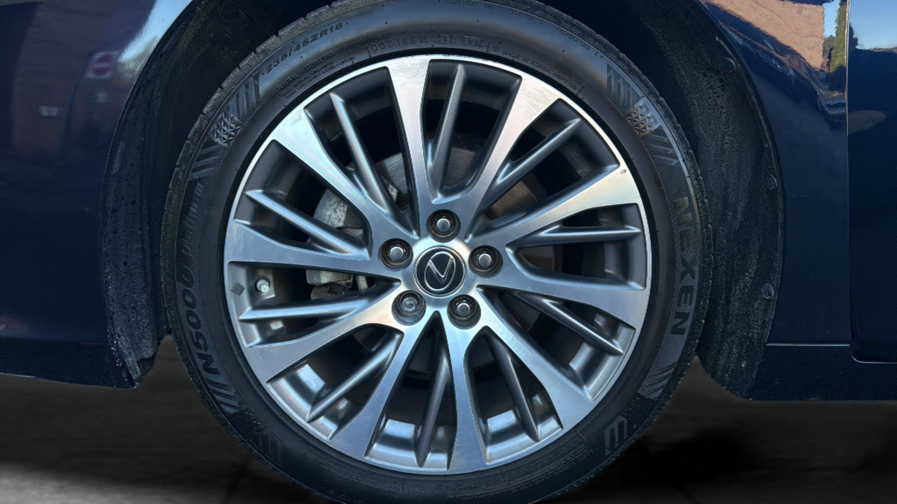 Used 2019 Lexus ES 350 image 43