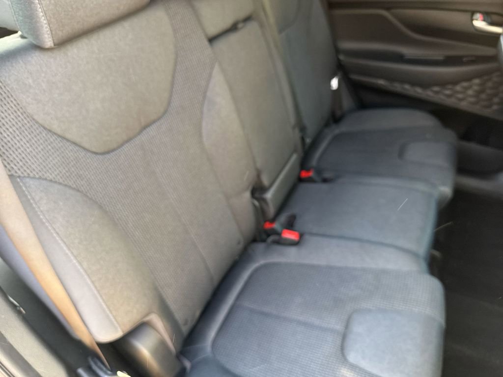 Used 2020 Hyundai Santa Fe SE image 29