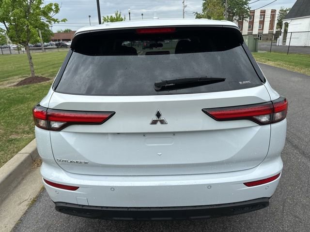 Used 2023 Mitsubishi Outlander ES AWD/4WD image 18
