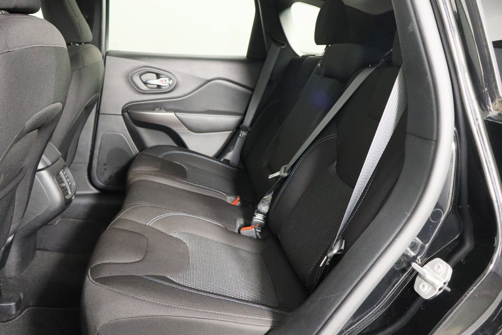 Used 2021 Jeep Cherokee Latitude image 17