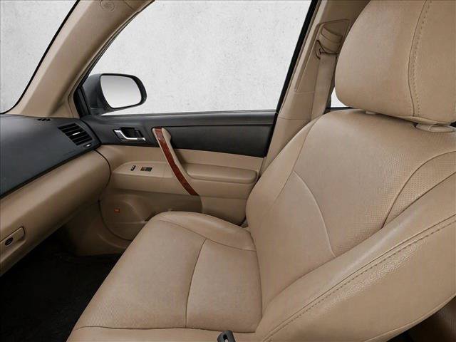 Used 2013 Toyota Highlander Limited AWD/4WD image 14