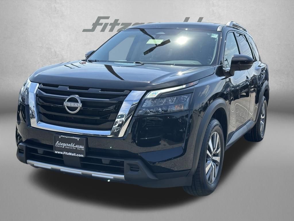 Used 2025 Nissan Pathfinder SL AWD/4WD image 3