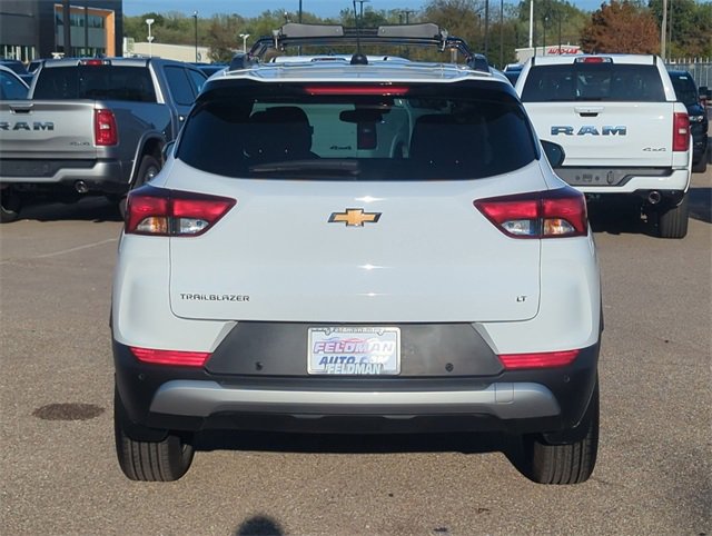 Used 2025 Chevrolet TrailBlazer LT w/ Driver Confidence Package image 4