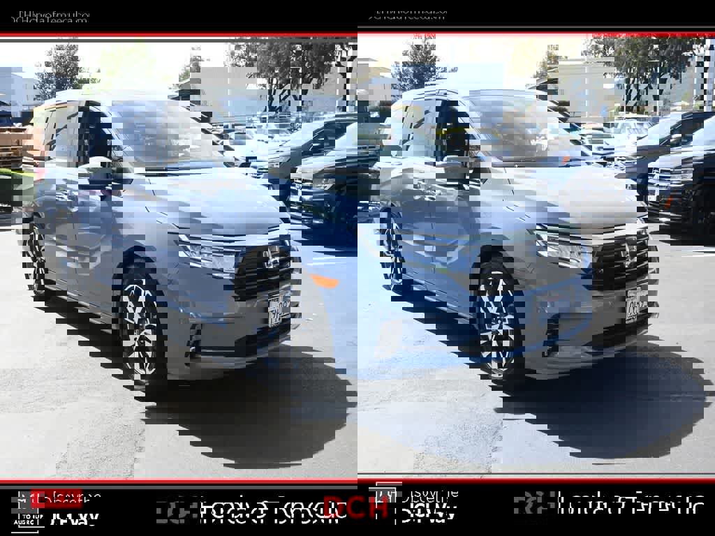 Certified 2023 Honda Odyssey Touring image 3