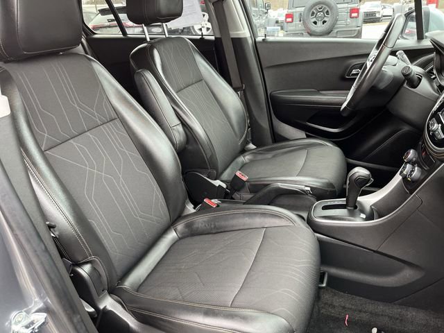 Used 2019 Chevrolet Trax LT w/ LT Convenience Package image 26
