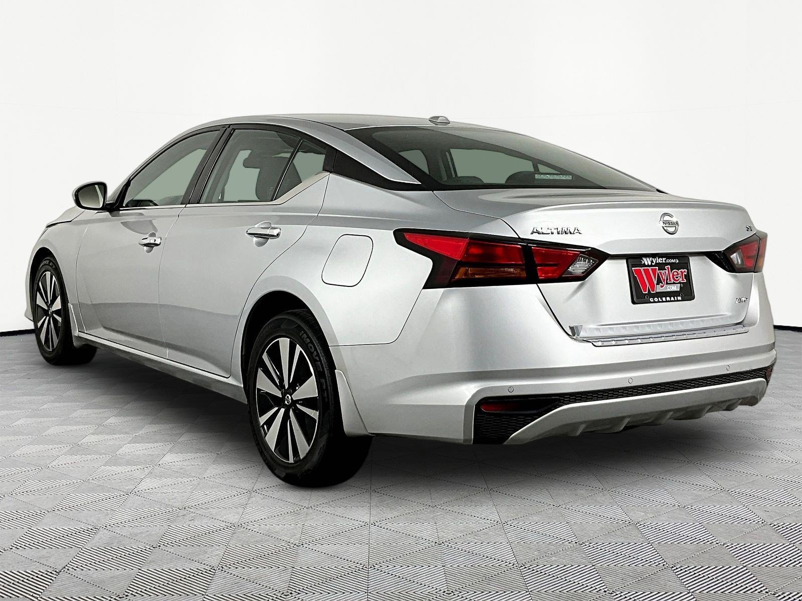 Certified 2022 Nissan Altima 2.5 SV AWD/4WD image 4