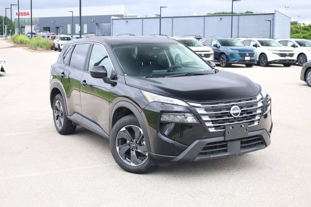 Certified 2025 Nissan Rogue SV FWD image 2