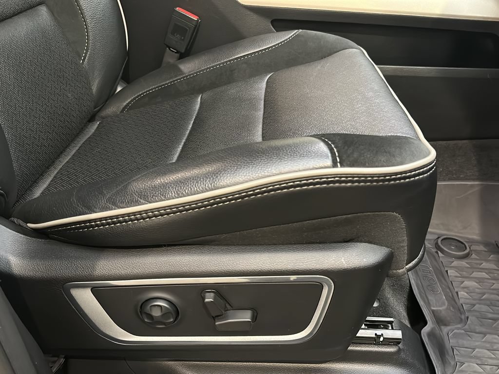 Used 2021 RAM 1500 Laramie AWD/4WD image 20