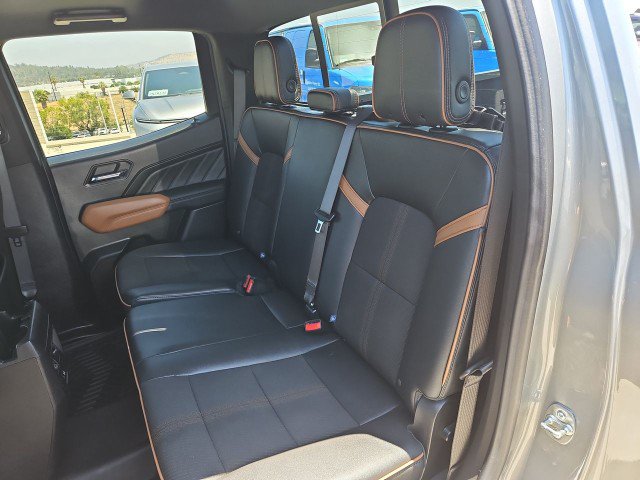 Used 2025 GMC Canyon AT4 AWD/4WD image 25