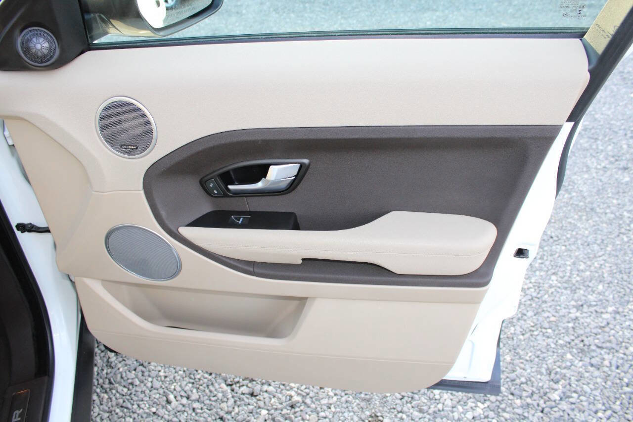 Used 2014 Land Rover Range Rover Evoque Pure image 21