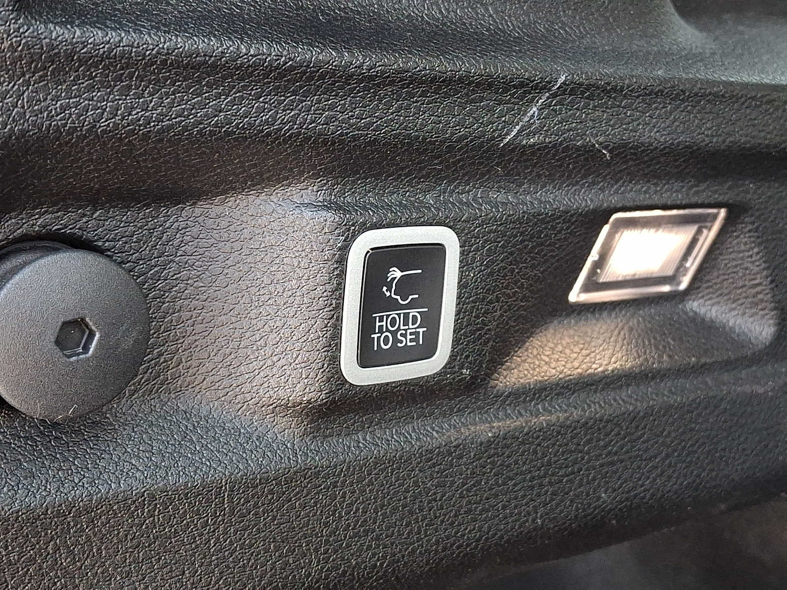 Certified 2023 Jeep Grand Cherokee L Limited AWD/4WD image 33