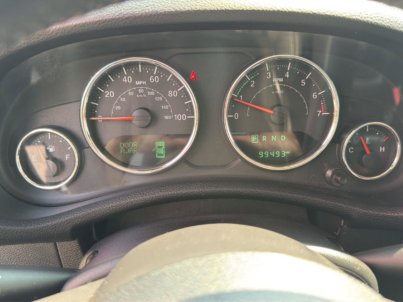 Used 2018 Jeep Wrangler Unlimited Sahara w/ Connectivity Group AWD/4WD image 12