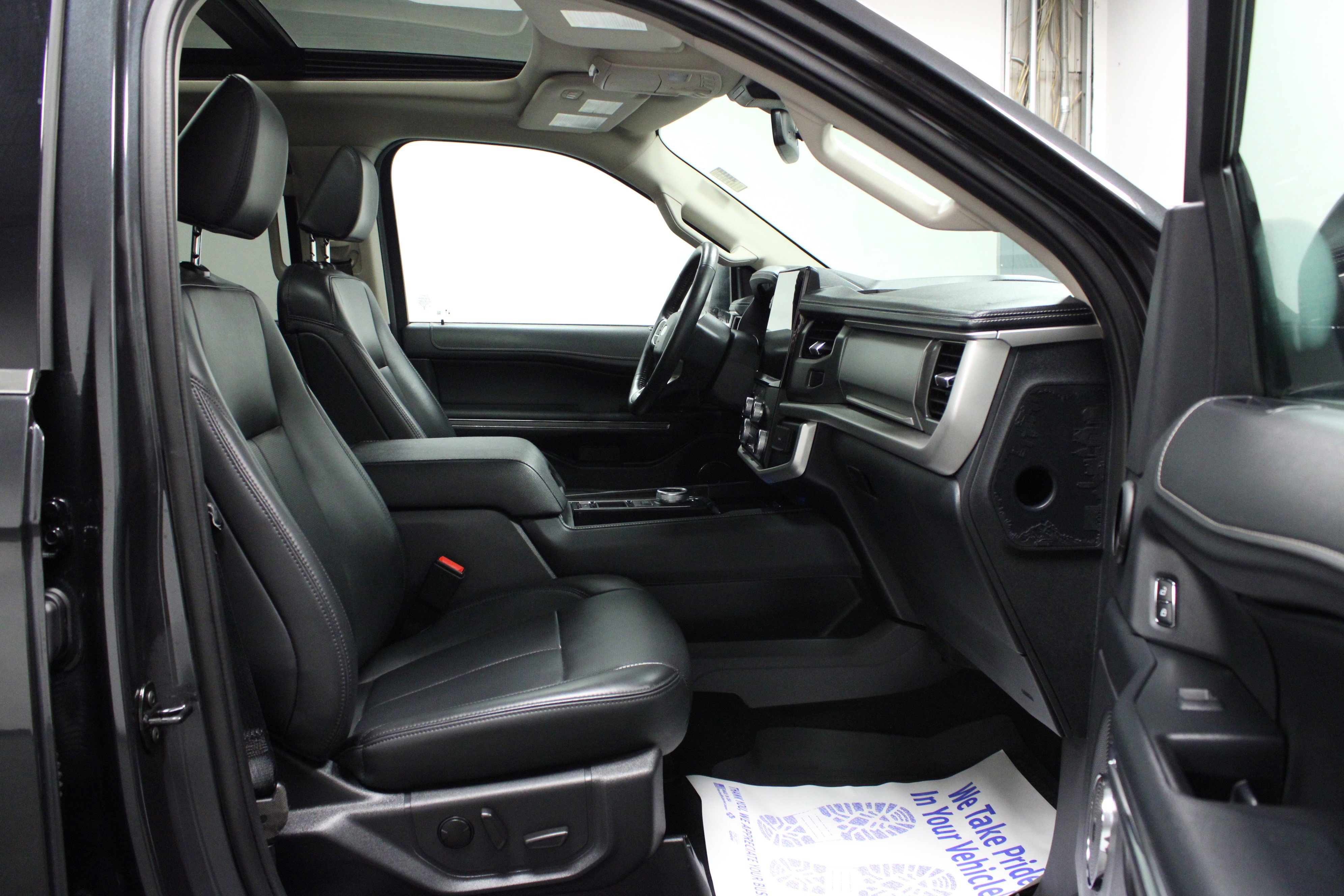 Used 2024 Ford Expedition XLT image 17