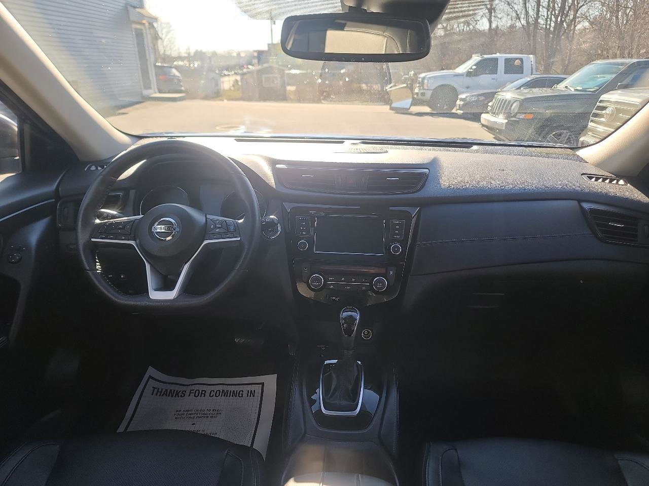 Used 2019 Nissan Rogue SL w/ Premium Package image 18