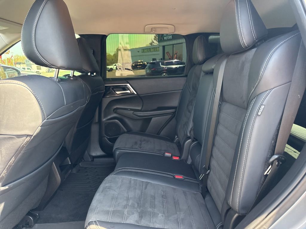 Used 2024 Mitsubishi Outlander SE FWD image 34