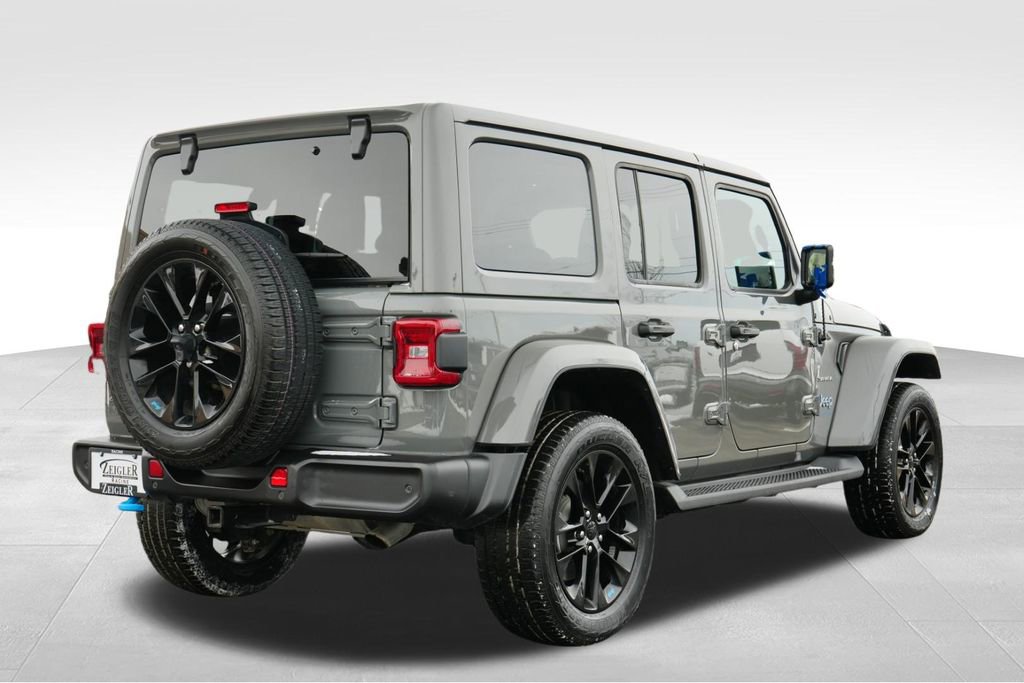 Used 2023 Jeep Wrangler Unlimited Sahara w/ Cold Weather Group image 6
