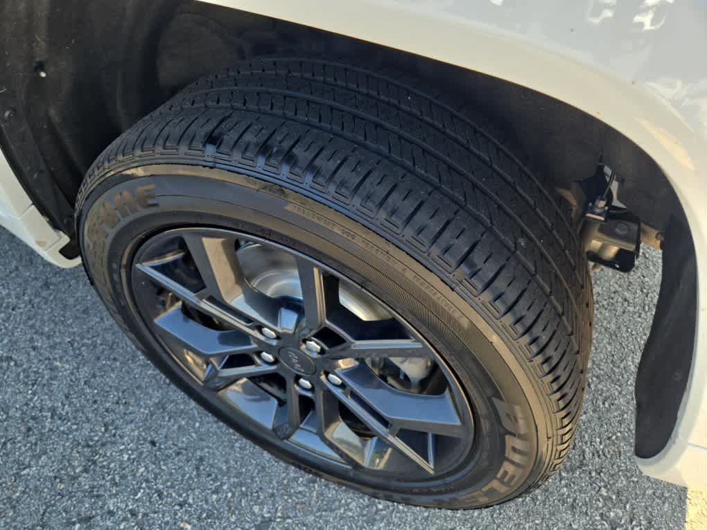 Used 2023 Jeep Grand Cherokee 30th Anniversary AWD/4WD image 13