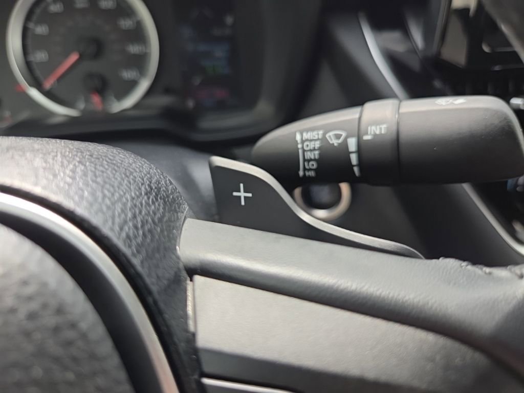 Used 2022 Toyota Corolla SE w/ SE Premium Package image 33