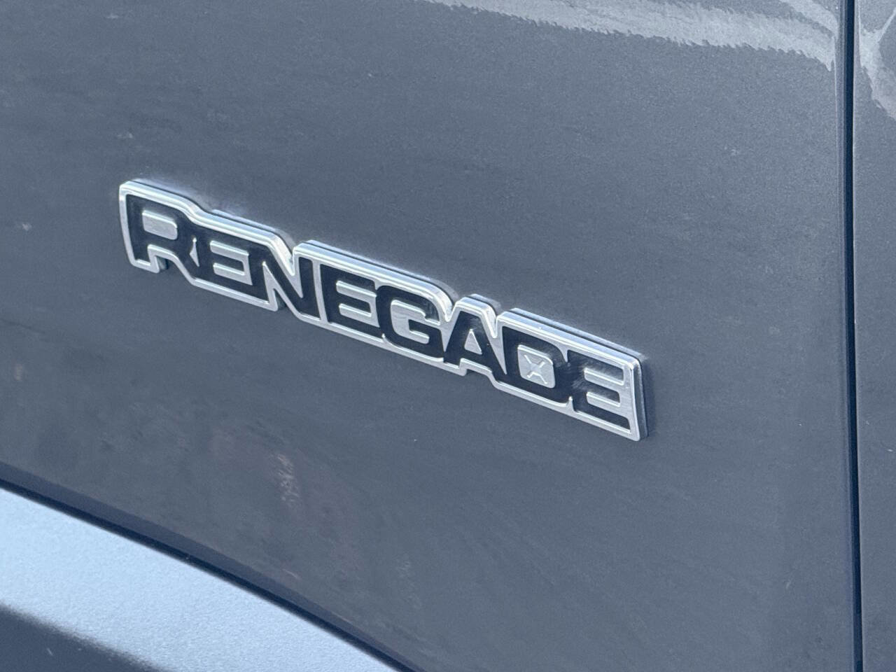 Used 2017 Jeep Renegade Altitude image 17