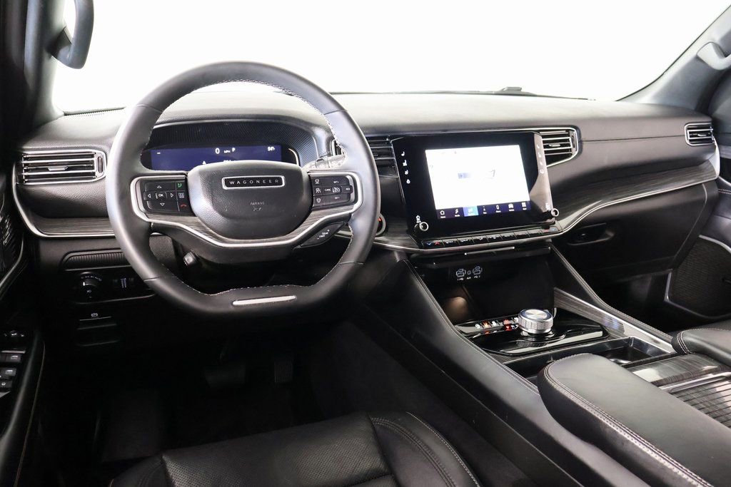 Used 2022 Jeep Wagoneer Series III image 2
