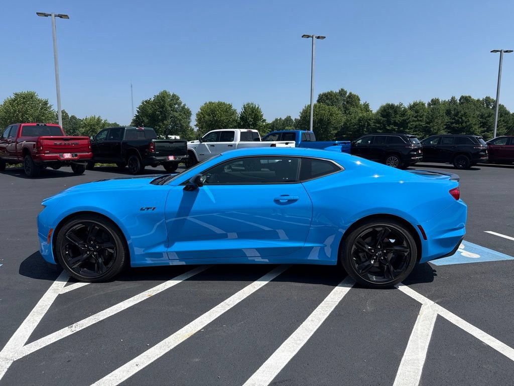 Used 2022 Chevrolet Camaro LT w/ Technology Package RWD image 5