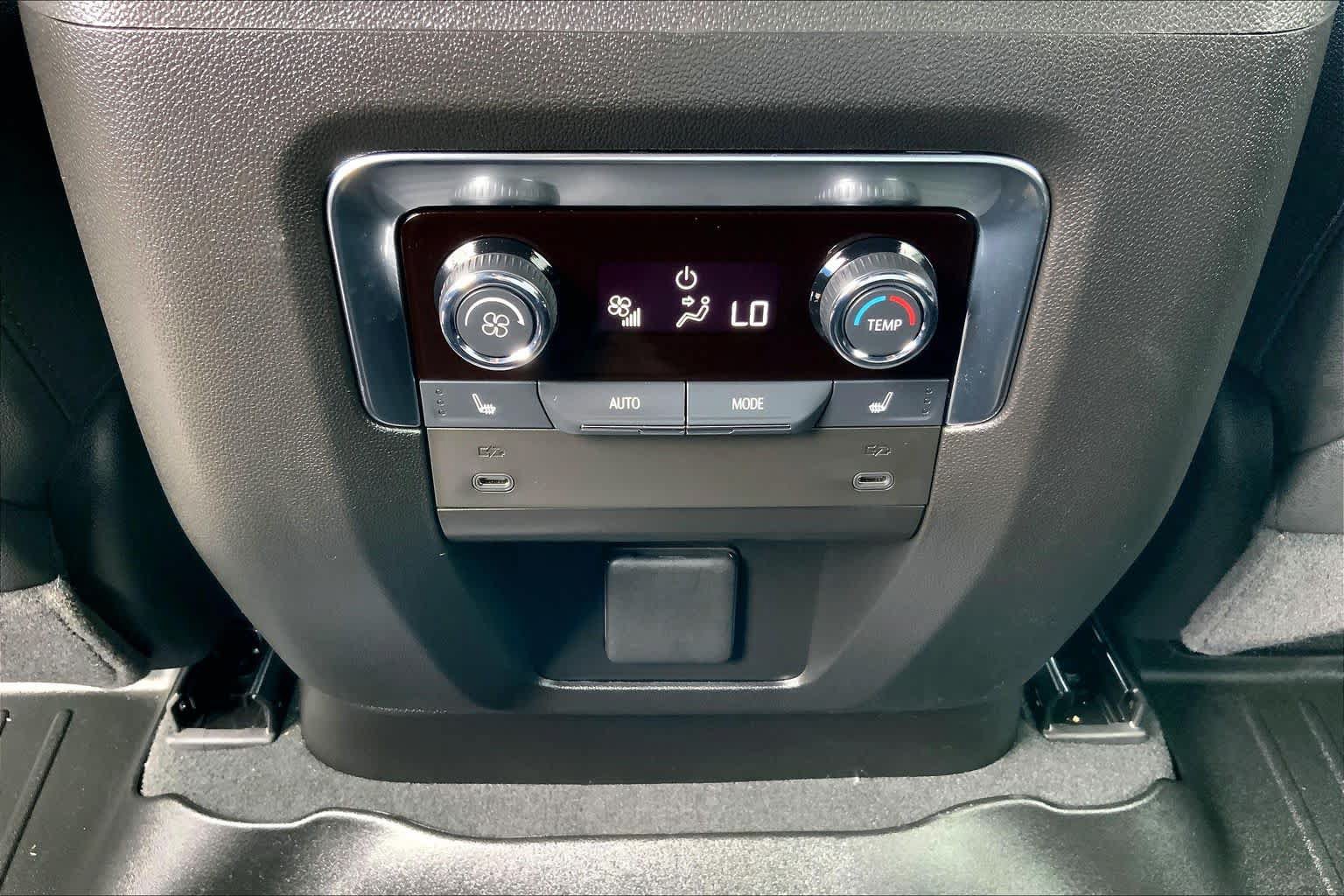 Used 2025 Chevrolet Tahoe High Country AWD/4WD image 71