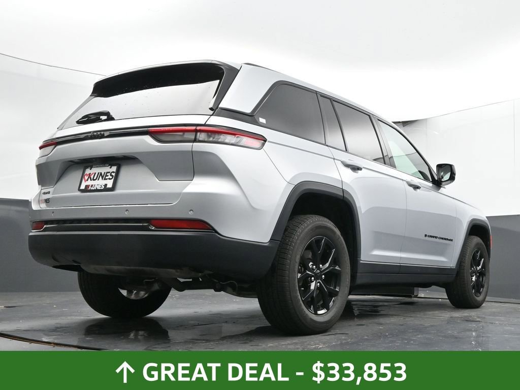 Used 2024 Jeep Grand Cherokee Altitude image 52