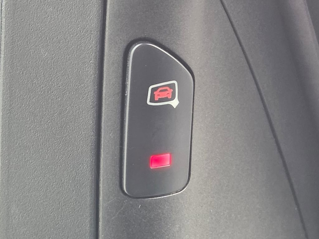 Used 2017 Audi Q5 2.0T Premium Plus w/ Technology Package image 16