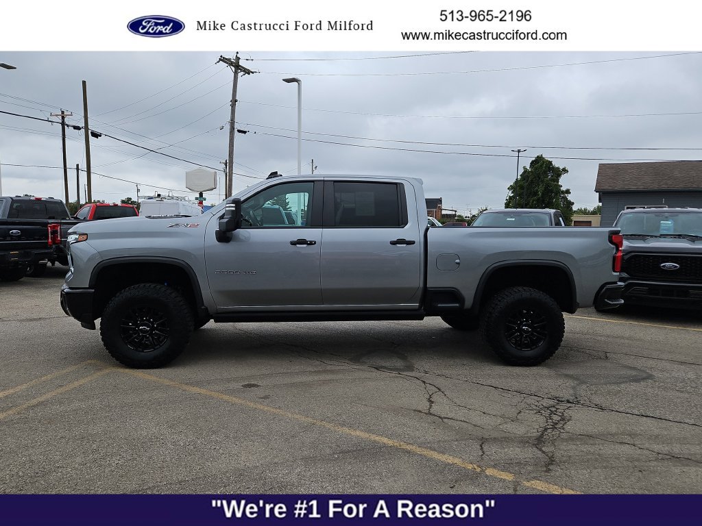 Used 2025 Chevrolet Silverado 2500 ZR2 w/ Technology Package AWD/4WD image 2