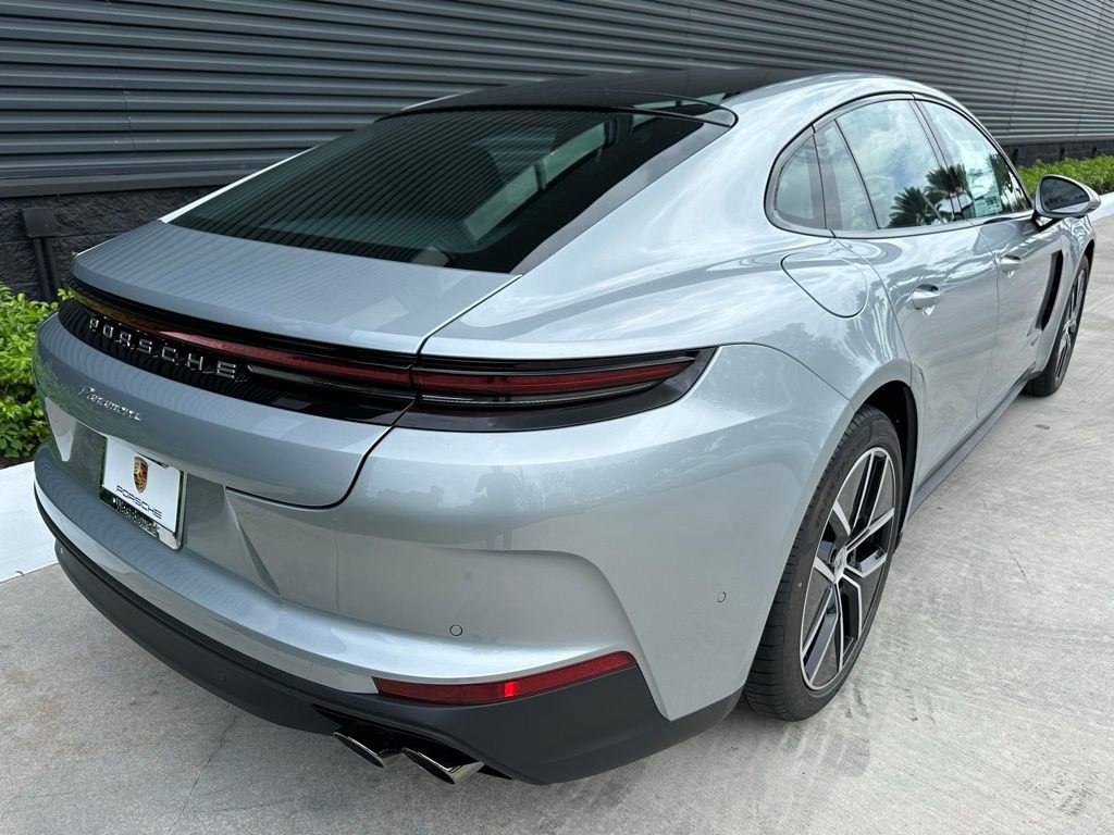 Used 2025 Porsche Panamera RWD image 9