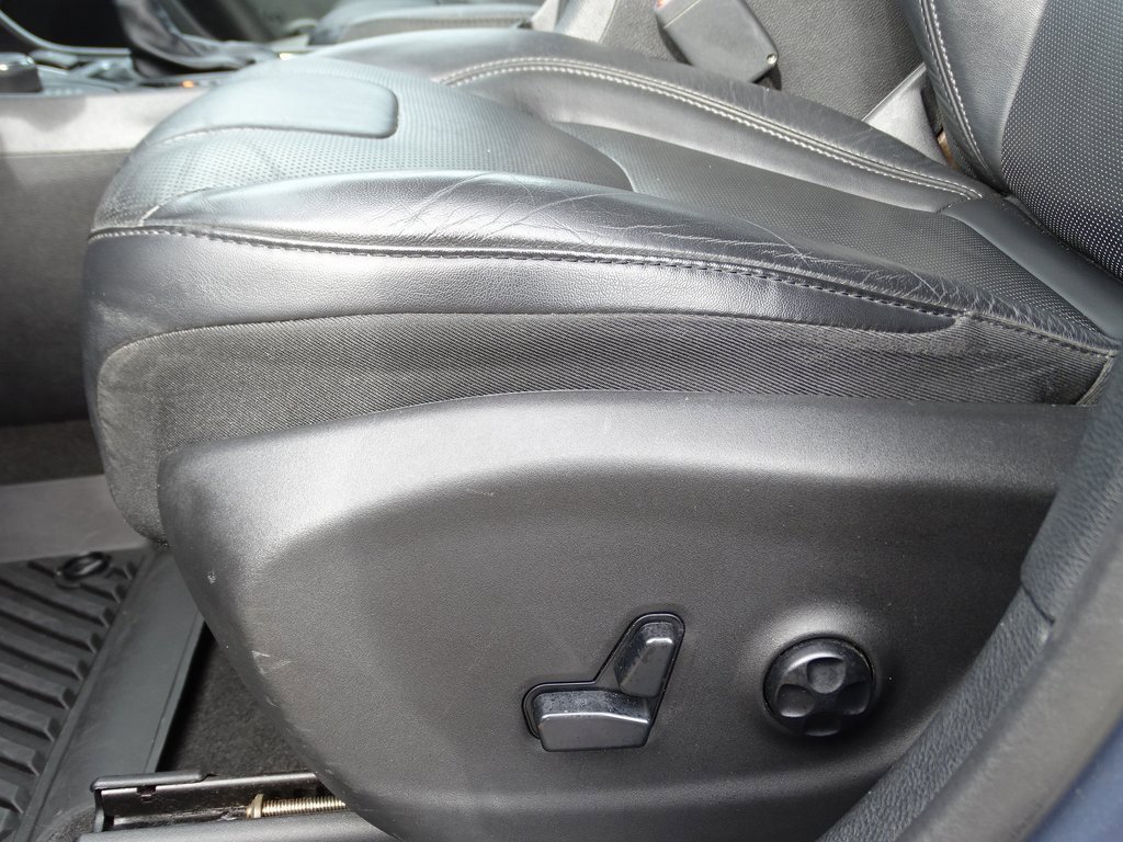 Used 2020 Jeep Cherokee Limited image 17