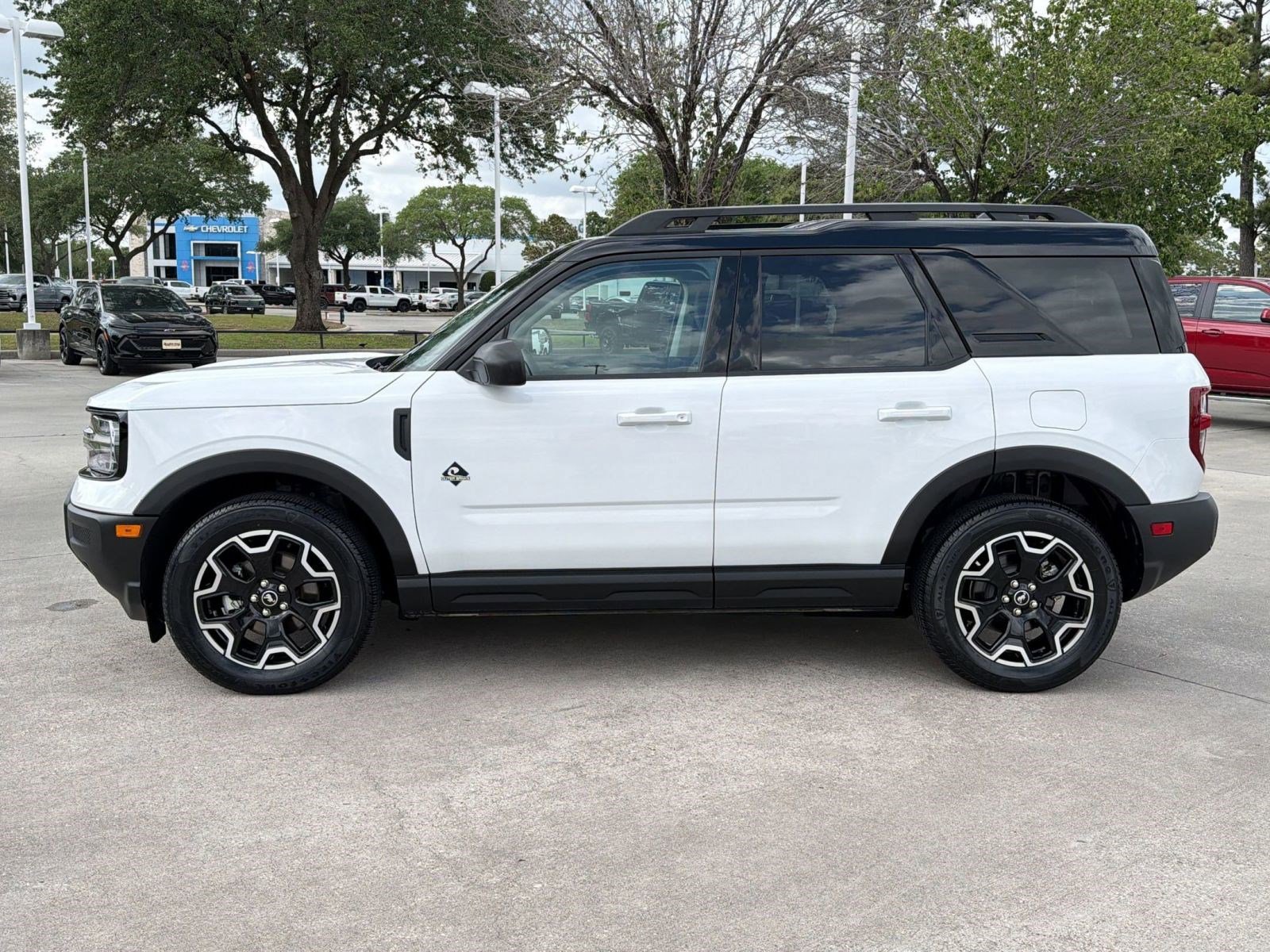 Used 2025 Ford Bronco Sport Outer Banks AWD/4WD image 2