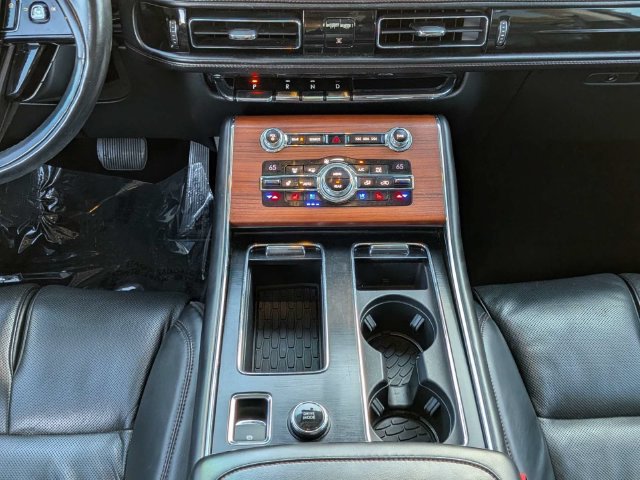 Used 2020 Lincoln Aviator Reserve w/ Equipment Group 202A AWD/4WD image 20