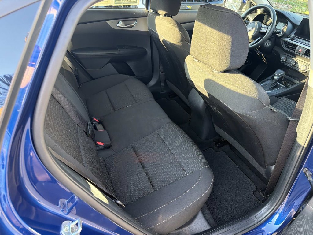 Used 2021 Kia Forte LXS FWD image 19