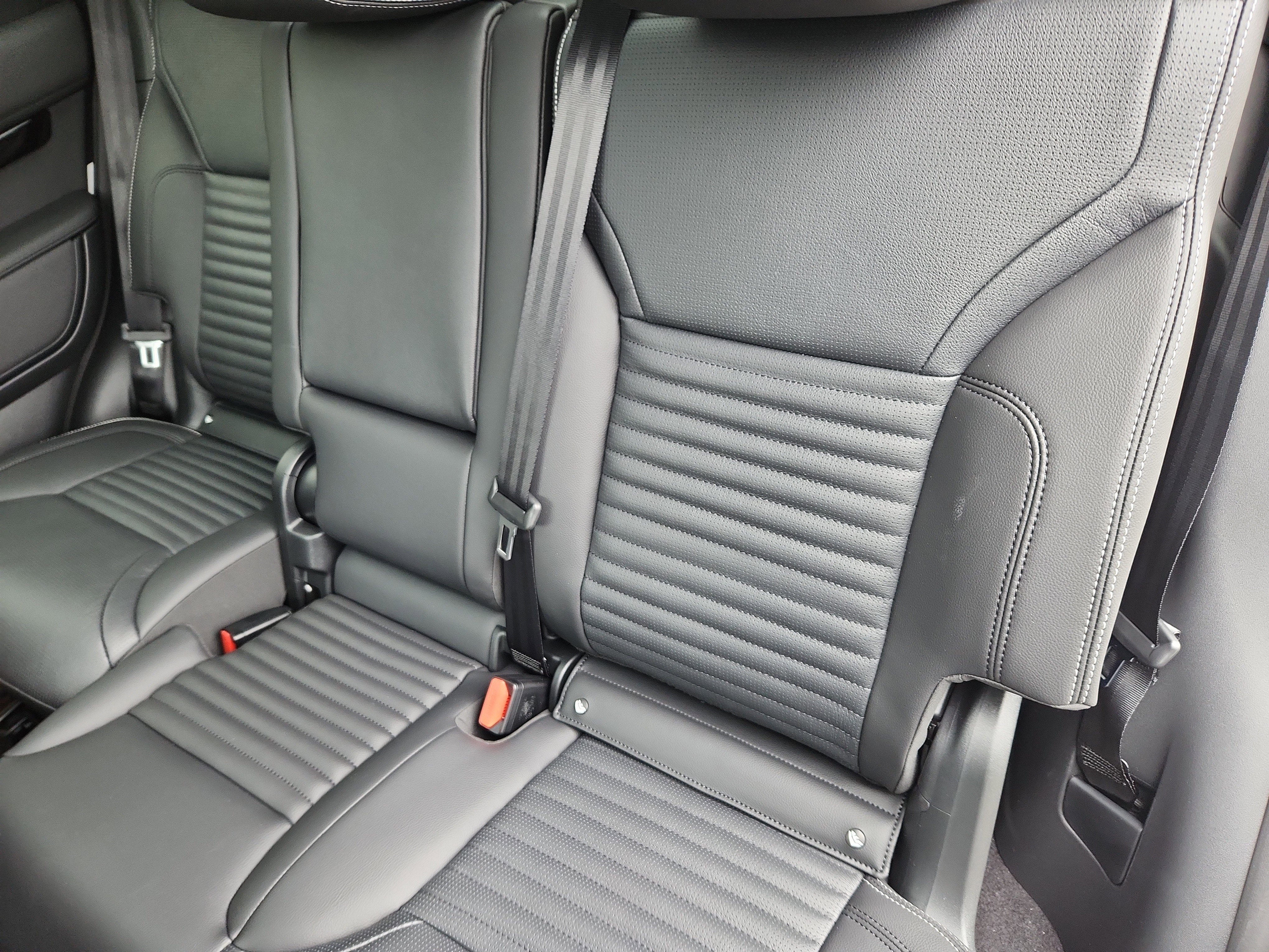 New 2025 Land Rover Discovery S image 25