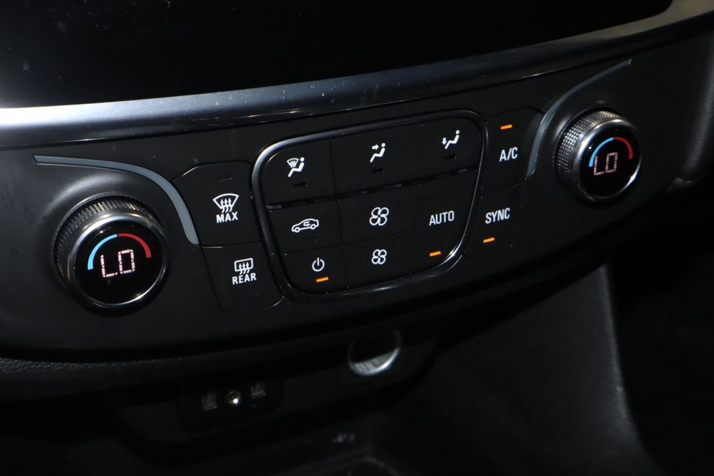 Used 2023 Chevrolet Traverse LT FWD image 30