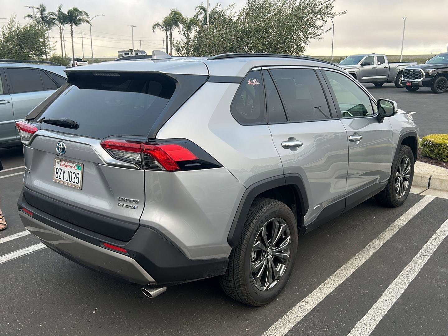 Used 2022 Toyota RAV4 Limited image 6