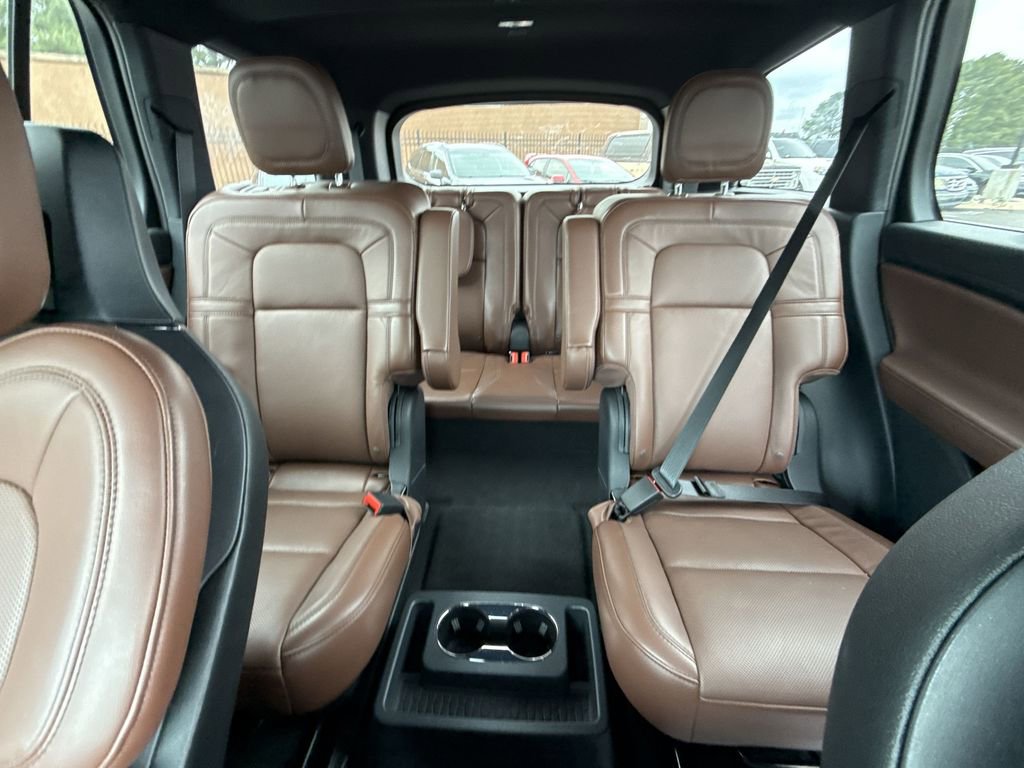Used 2025 Lincoln Aviator Reserve w/ Equipment Group 201A AWD/4WD image 13