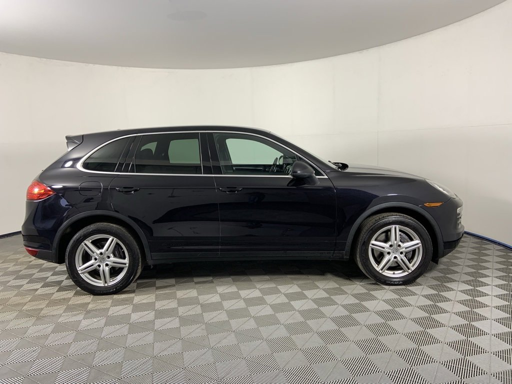Used 2014 Porsche Cayenne w/ Basic Package image 2