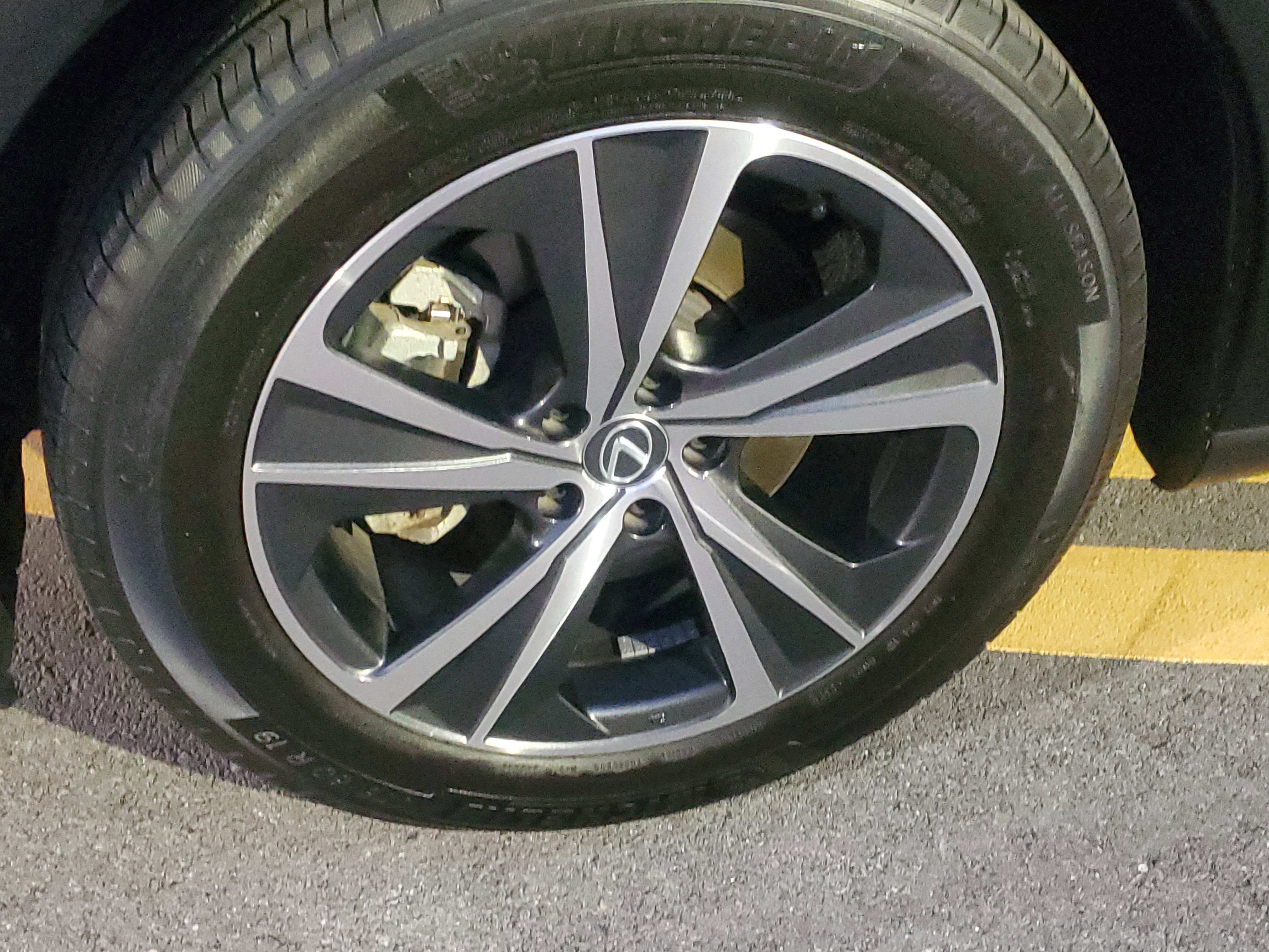 Used 2023 Lexus RX 350 Premium w/ Cold Area Package image 4