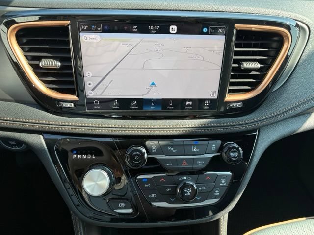 New 2027 Chrysler Pacifica Pinnacle w/ Theater Group FWD image 34