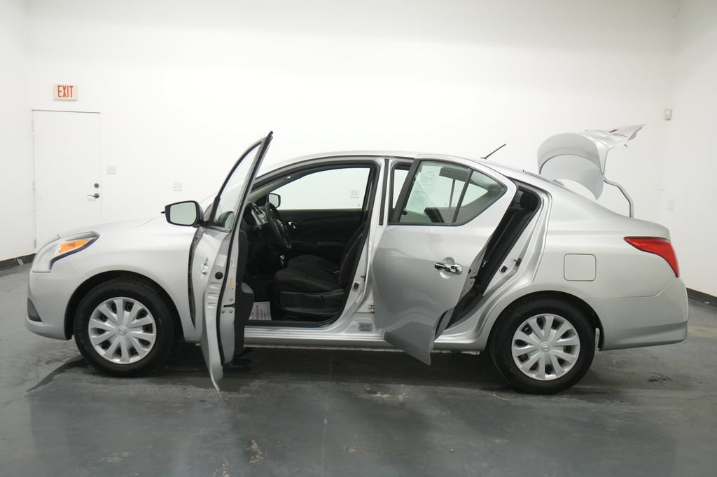 Used 2017 Nissan Versa SV FWD image 19
