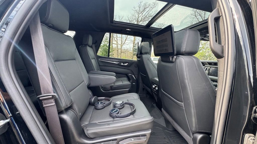 Used 2024 GMC Yukon Denali w/ Denali Reserve Package image 15