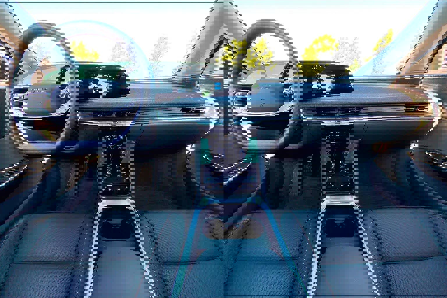 Used 2025 Lucid Air Pure image 15